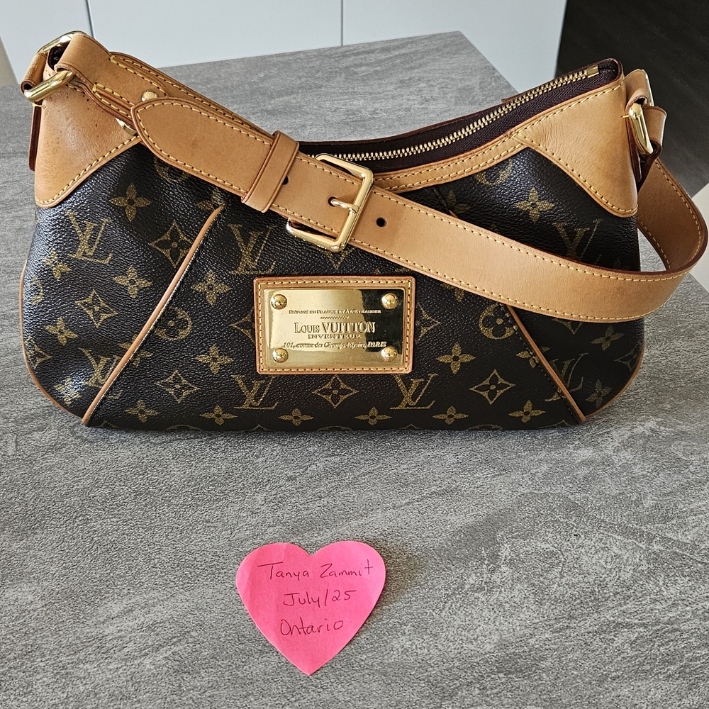 Louis Vuitton Thames Pm